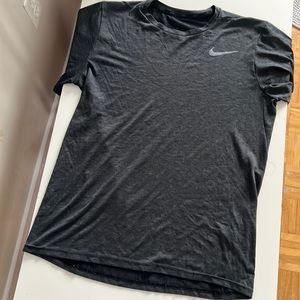 Nike dri-fit tee size medium